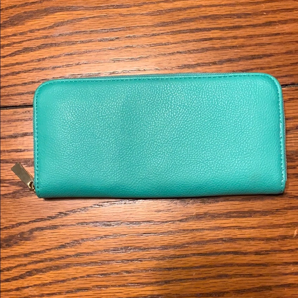 Turquoise clutch in Excellent Condition!